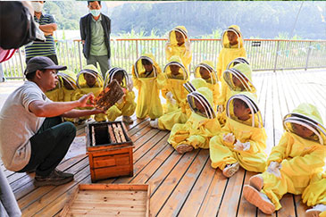 7-15 years old/West China Forest Tour: Insect spy astronomy camp (2 days and 1 night)